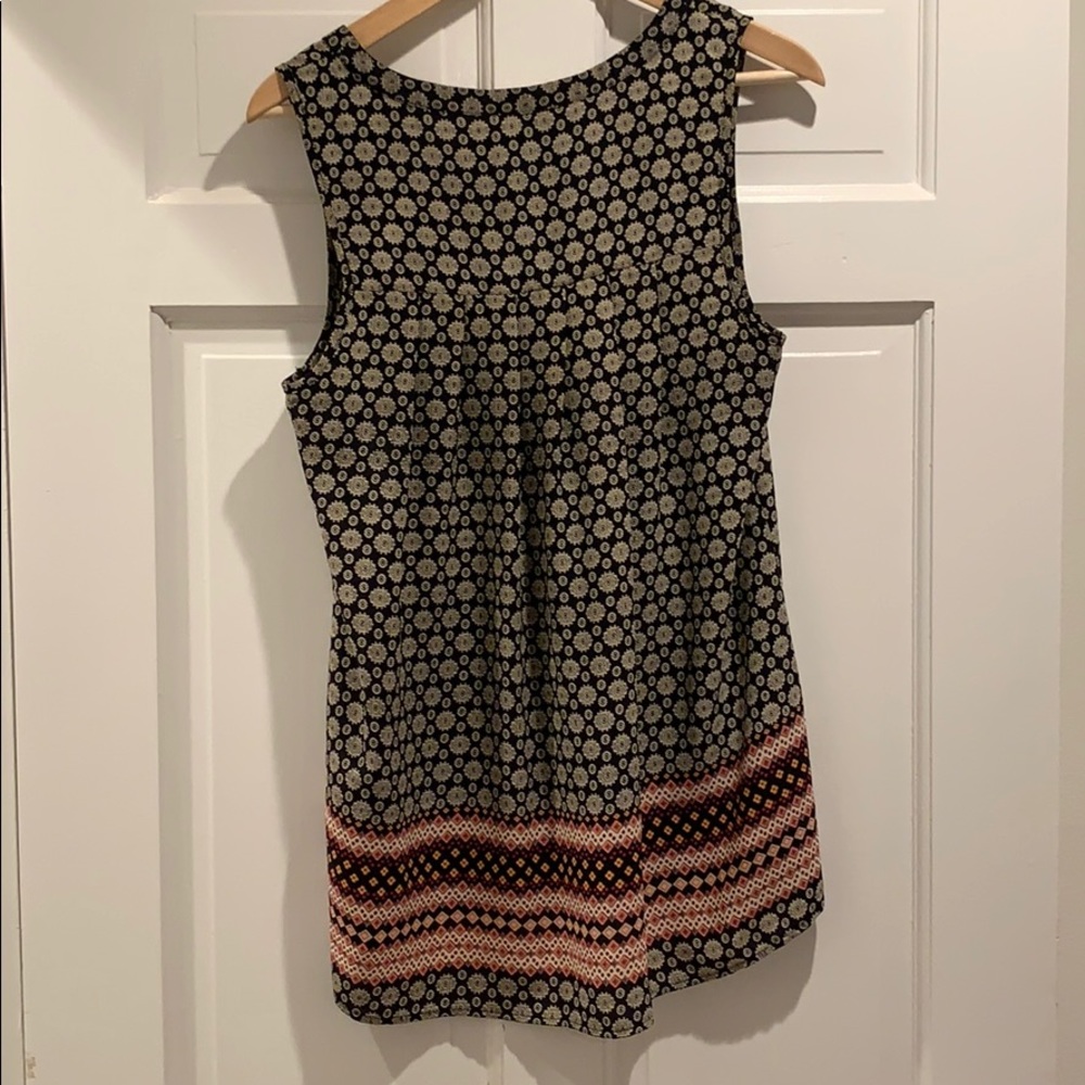Patterned top - Picture 3 of 3